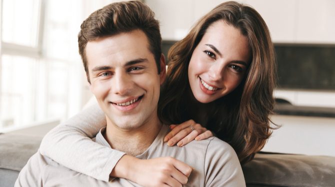 dronken dating Hij heeft nog steeds zijn dating profiel up